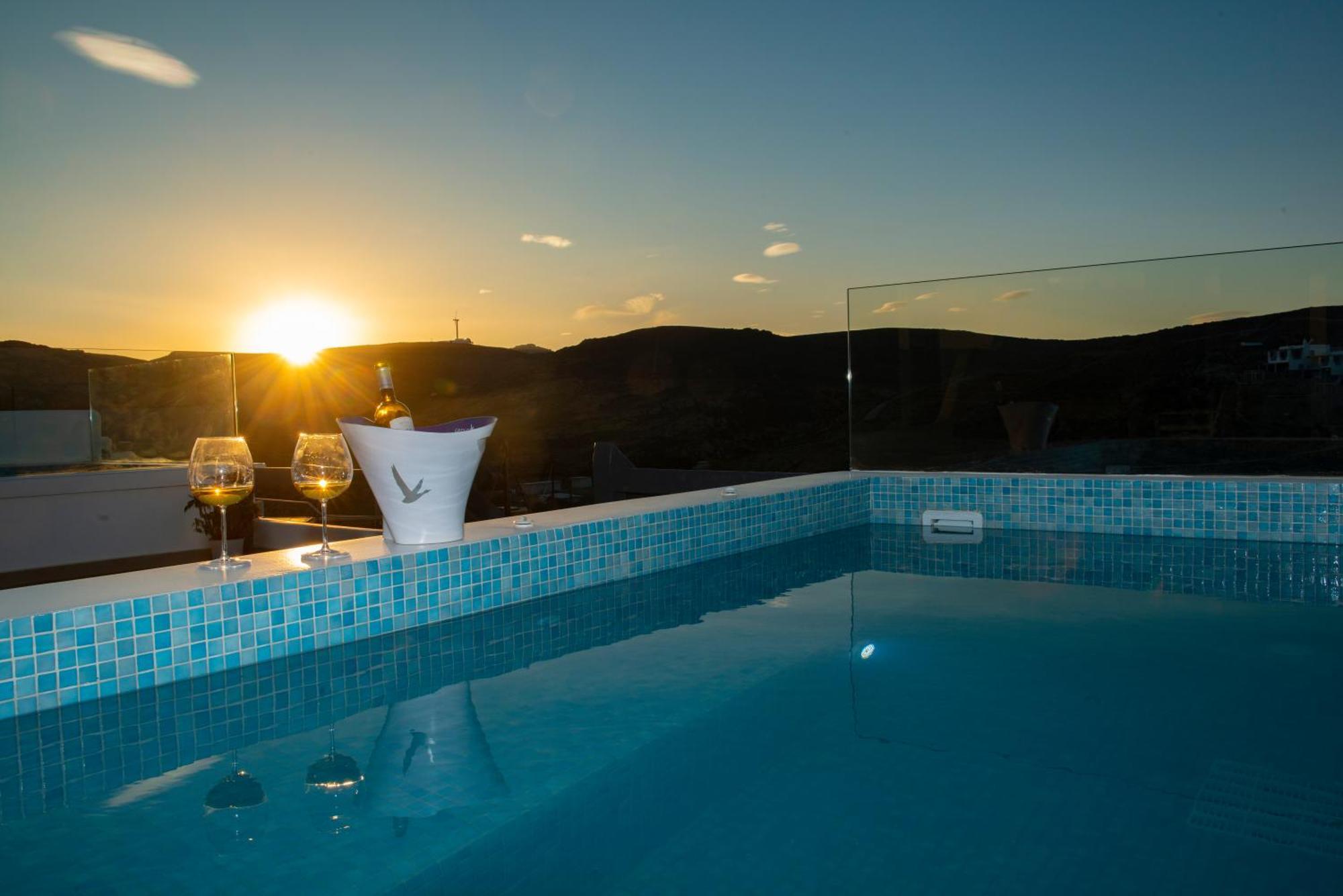 Myrsini'S Luxury Suites Merchia Mykonos Town Экстерьер фото