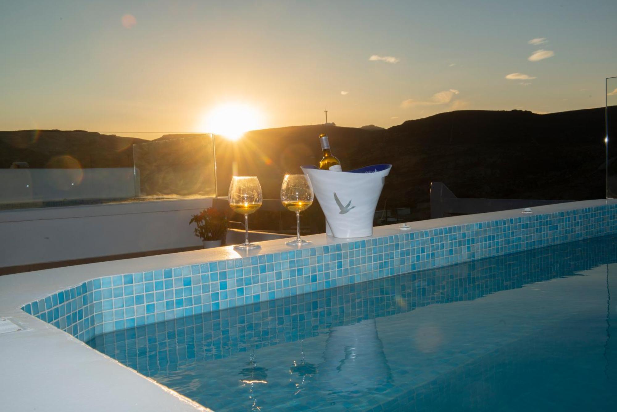 Myrsini'S Luxury Suites Merchia Mykonos Town Экстерьер фото